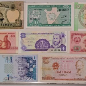 Set of 8 different world currency banknote