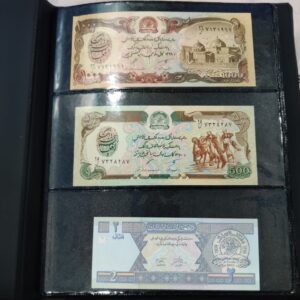 foreign currency album 100 Different Banknotes