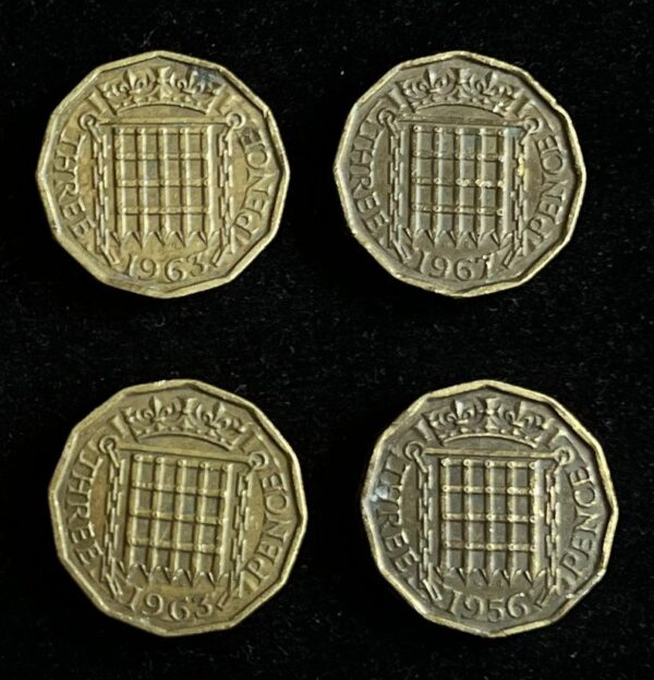 3 Pence - Elizabeth II UK Coin