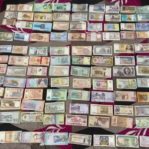 Set of 100 different foreign Banknotes