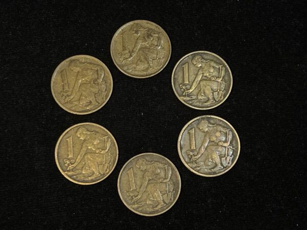Czechoslovakian 1 Koruna Coin - Image 2
