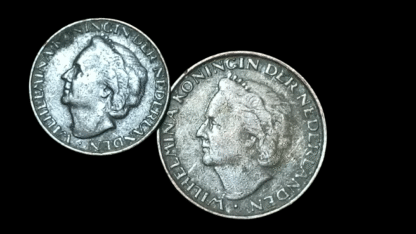 Netherlands 1948 Wilhelmina Bronze Coin Set – 1 Cent & 5 Cents - Image 2