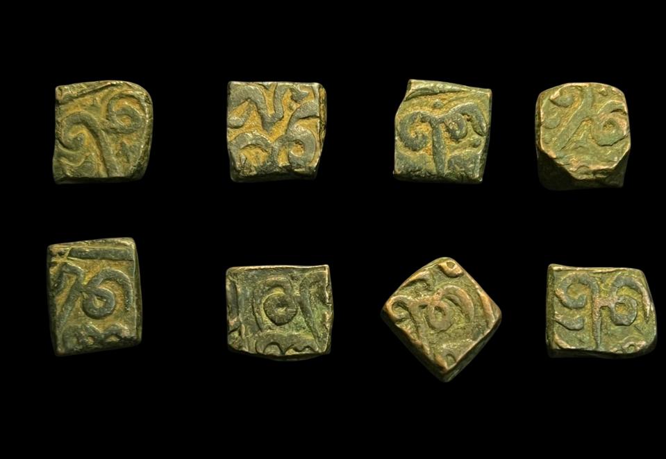 1 Falus Malwa Sultanate Emperor Akbar