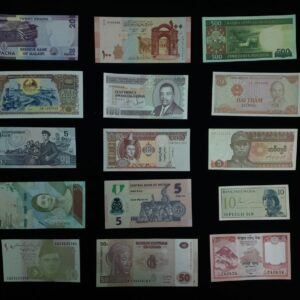 30 Different Country Foreign Banknotes Set – A